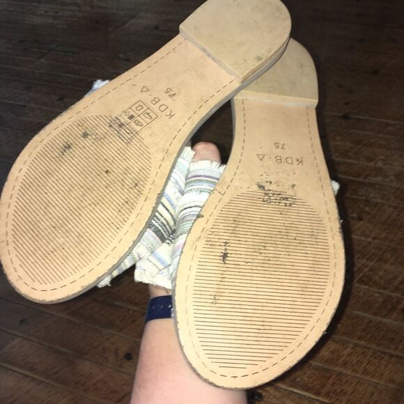 Kelsi Dagger Brooklyn 7.5 striped bow sandals - Picture 2 of 5